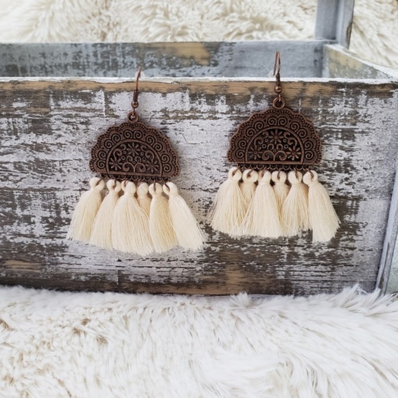 revitalized 》Fringe Tassel Earrings - Picture 2 of 3